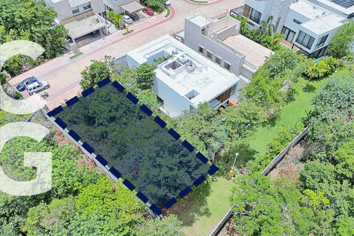 430 m² Lot for Sale in Cancún in the Lagos del Sol Residential Community