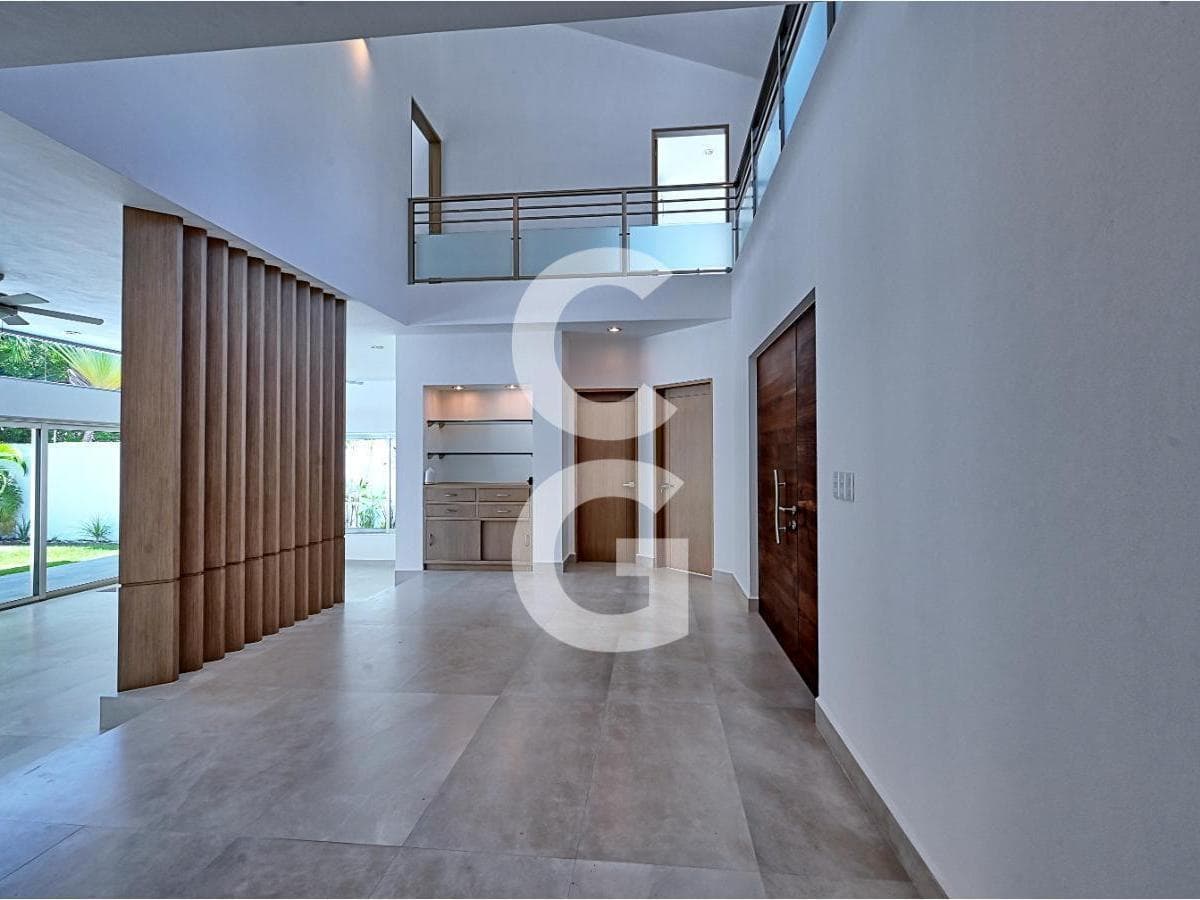 House for Sale in Cancún in the Villa Magna Residential Complex with a Pool and Garden