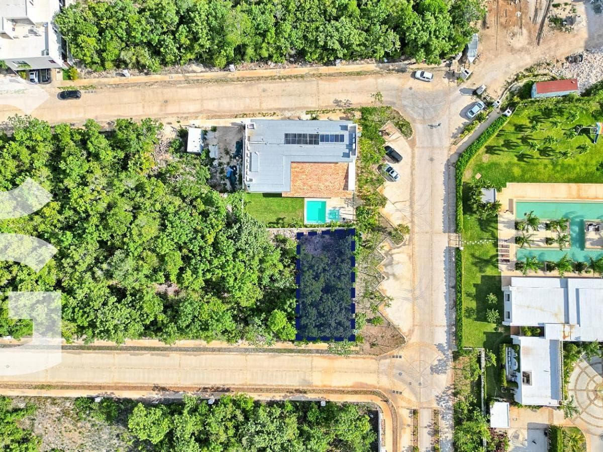 Lot for Sale in Cancun in the Losantos Residential Community with Excellent Amenities