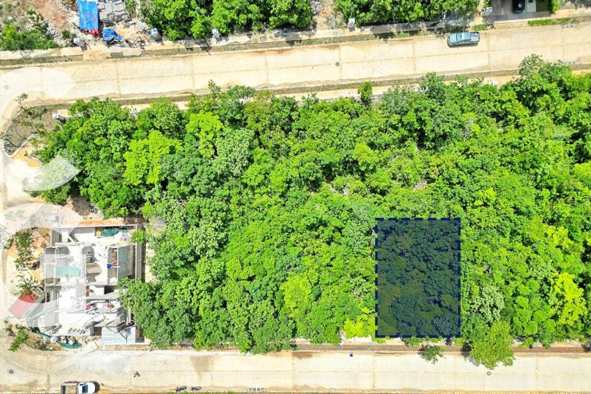 Lot for Sale in Cancun in the Losantos Residential Community with Excellent Amenities