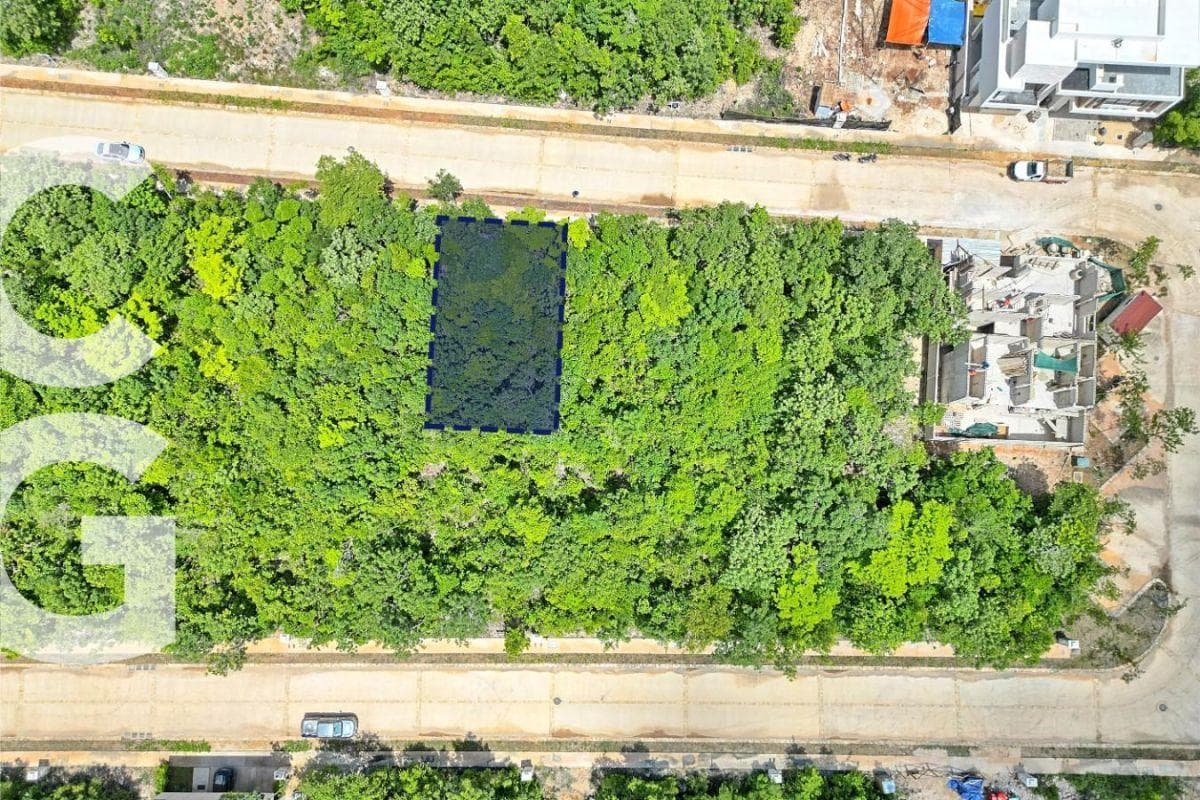 Lot for Sale in Cancun in the Losantos Residential Community with Excellent Amenities