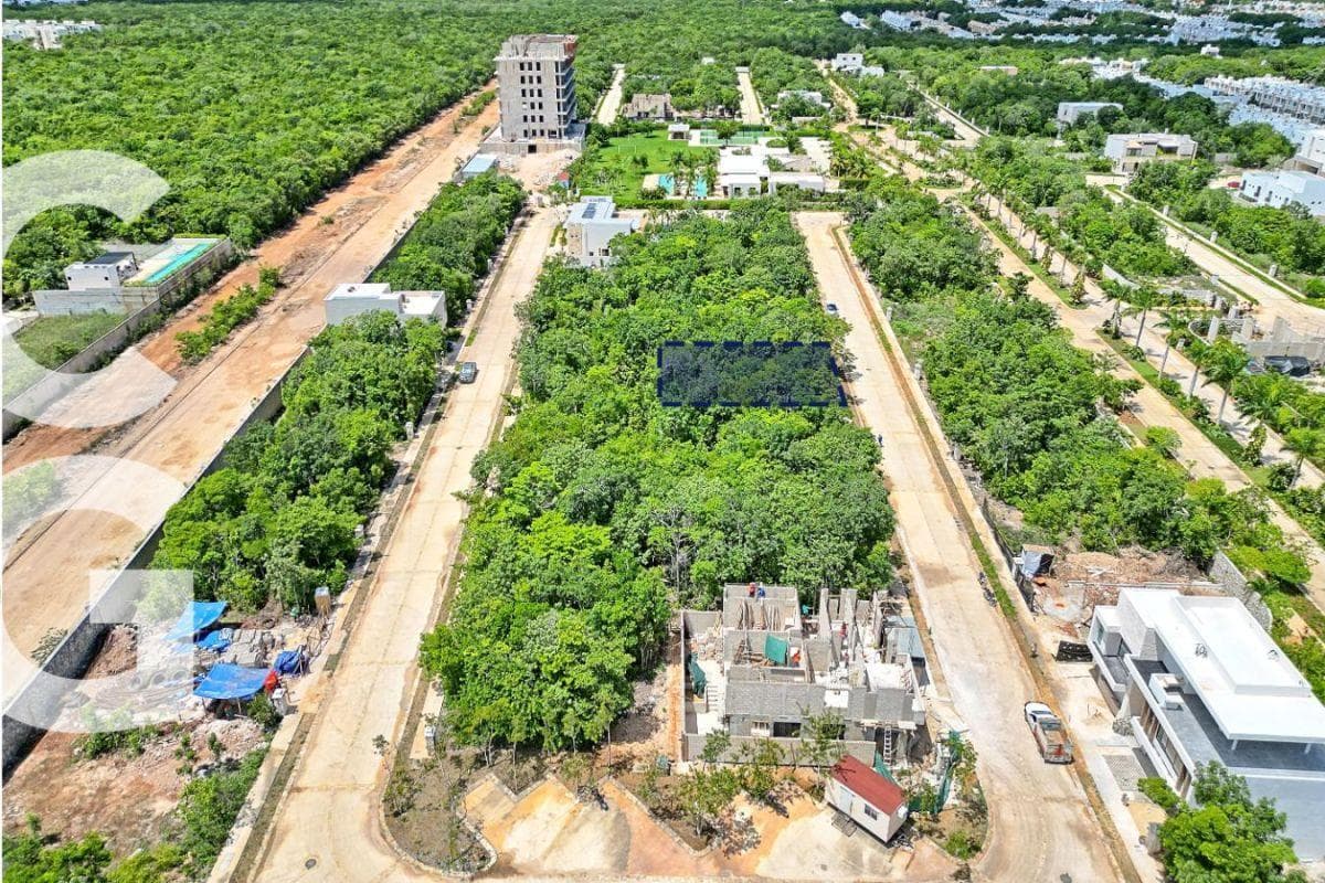 Lot for Sale in Cancun in the Losantos Residential Community with Excellent Amenities