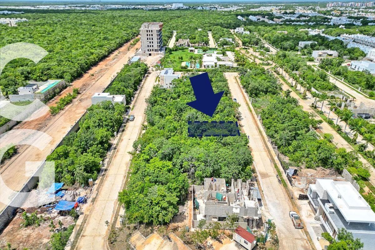 Lot for Sale in Cancun in the Losantos Residential Community with Excellent Amenities