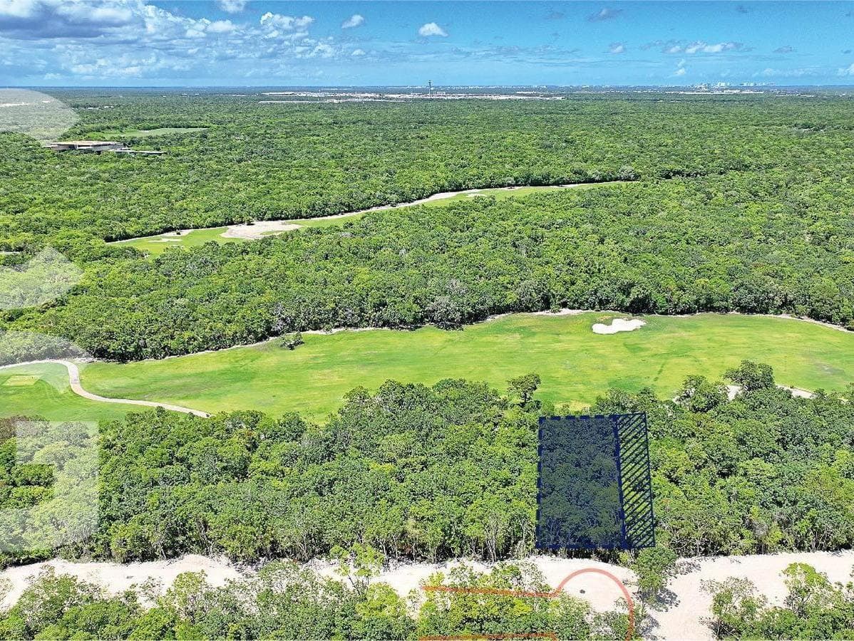 Land for Sale in Cancún in Kateah at the Country Club, Across from the Golf Course