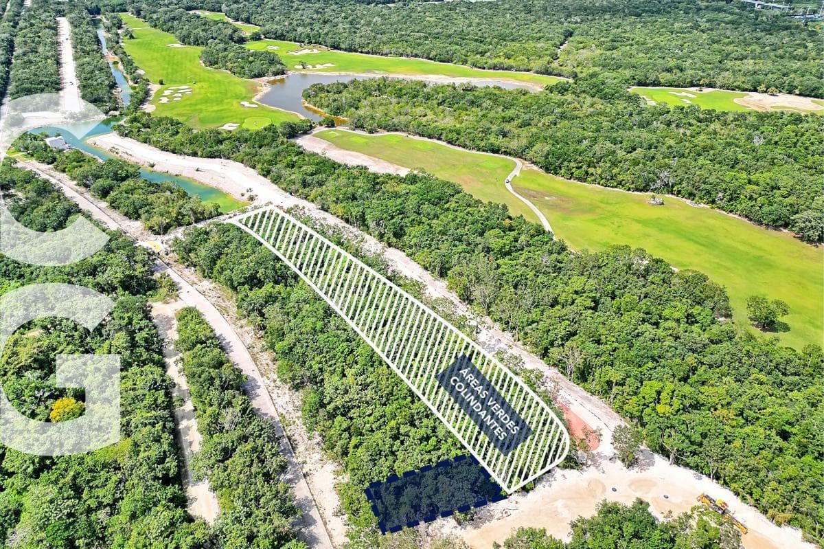 Land for sale in Cancún at Kateah Country Club, measuring 375 m2, with green spaces