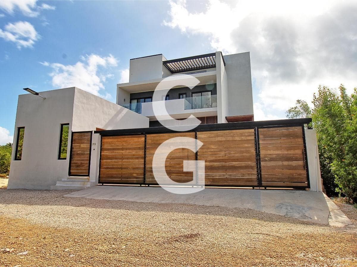 House for Sale in Puerto Morelos on Petempich Bay, Oceanfront, with 7 Bedrooms