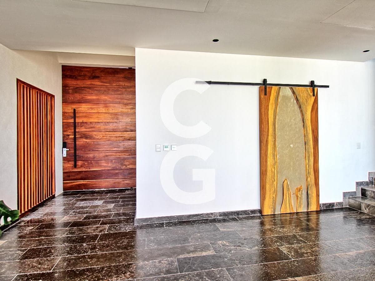 House for Sale in Puerto Morelos on Petempich Bay, Oceanfront, with 7 Bedrooms