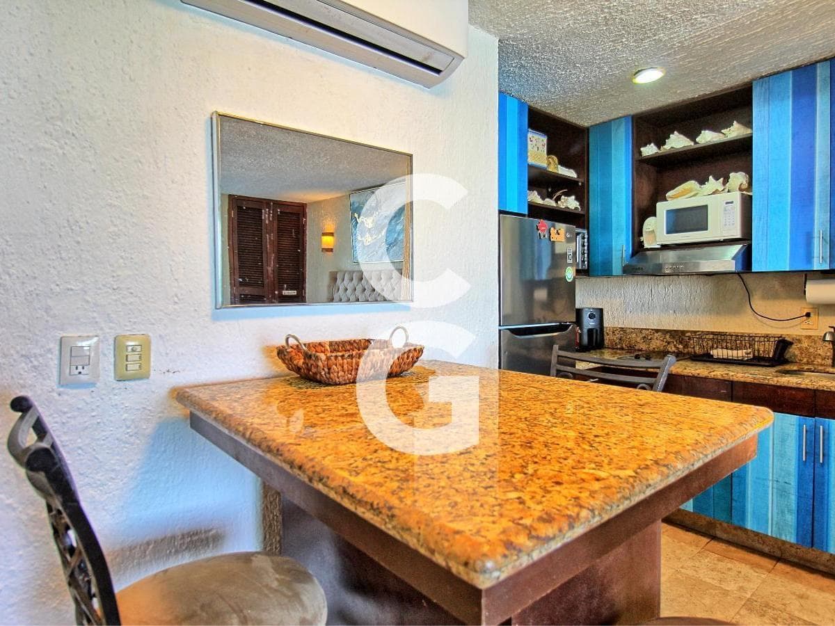 Apartment for Sale in Cancún in the Solymar Condominium Complex with a View of the Caribbean Sea
