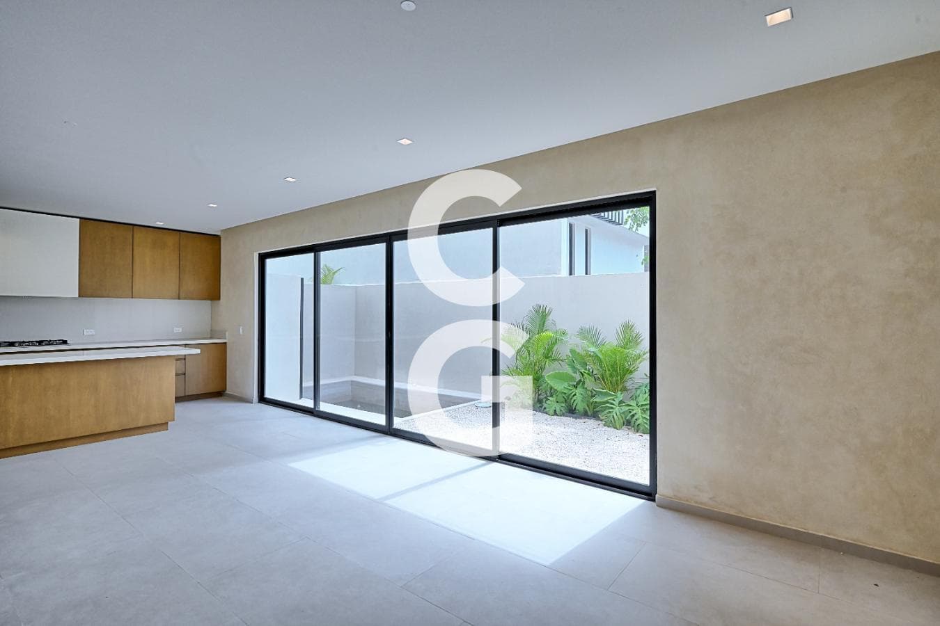 House for Sale in Cancún in the Residencial Río Neighborhood with a Pool, Garden, and 4 Bedrooms