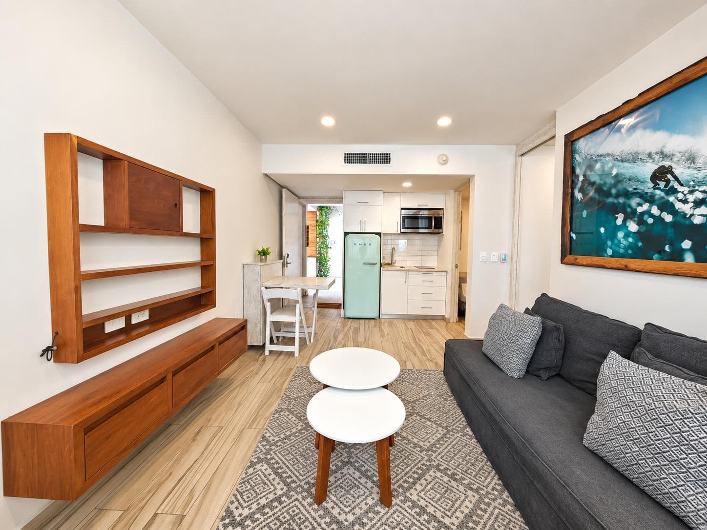 1-Bedroom Furnished Apartment Just Steps from Av. 10 — Playa del Carmen, Move-In Ready