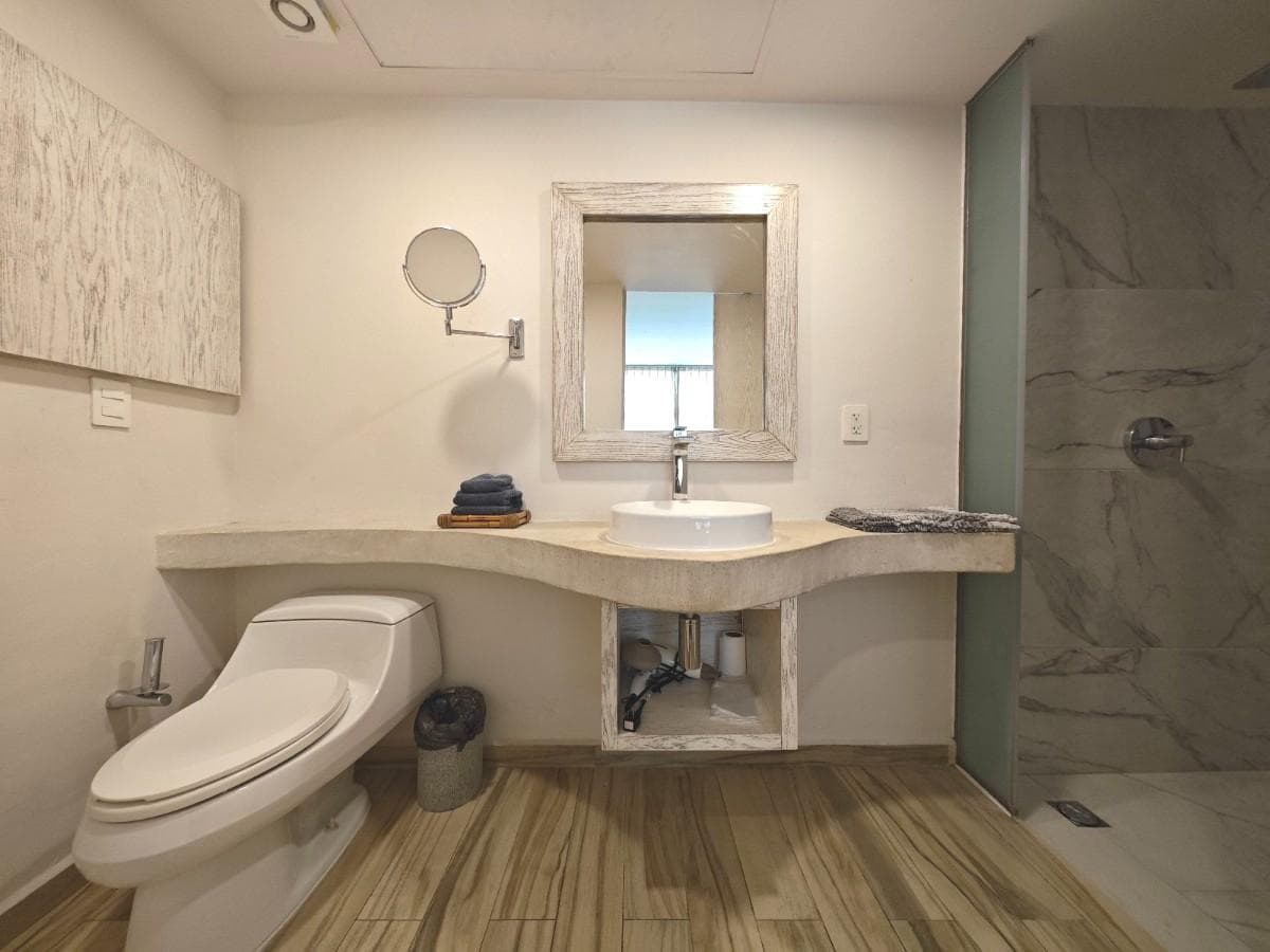 1-Bedroom Furnished Apartment Just Steps from Av. 10 — Playa del Carmen, Move-In Ready