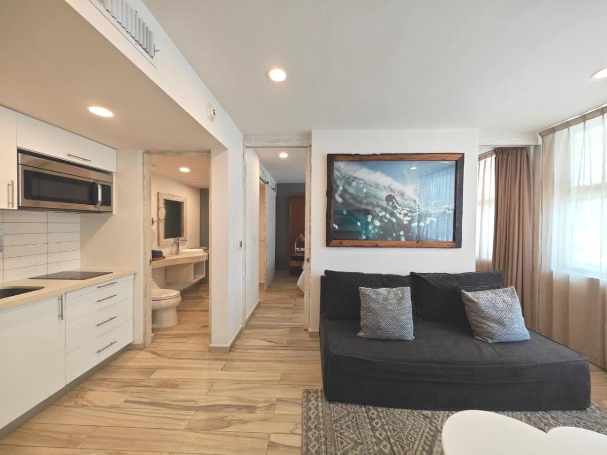 1-Bedroom Furnished Apartment Just Steps from Av. 10 — Playa del Carmen, Move-In Ready