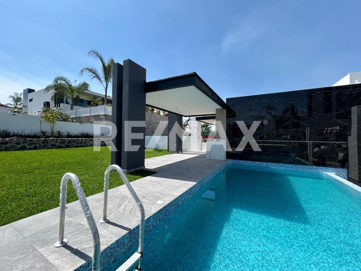 House for Sale in Morelos, Lomas de Cocoyoc