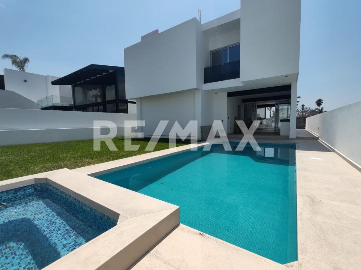 House for Sale in Morelos, Lomas de Cocoyoc
