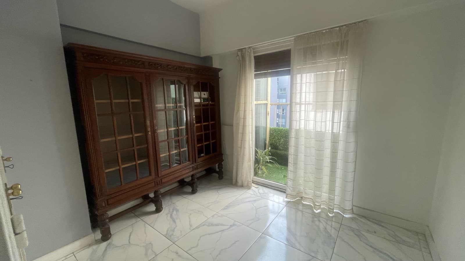 3-room apartment for sale in Palermo with garage and storage unit. Renovated. Suitable for professionals.