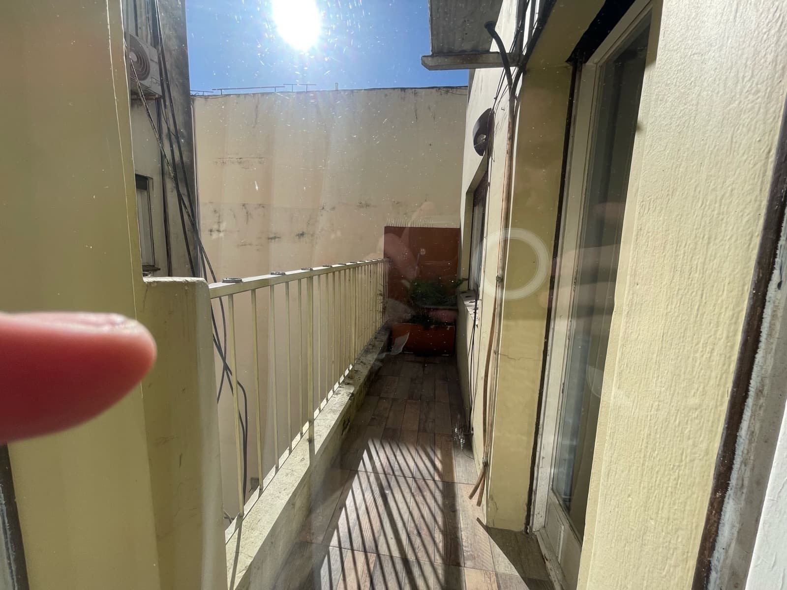 3-room apartment for sale in Palermo with garage and storage unit. Renovated. Suitable for professionals.