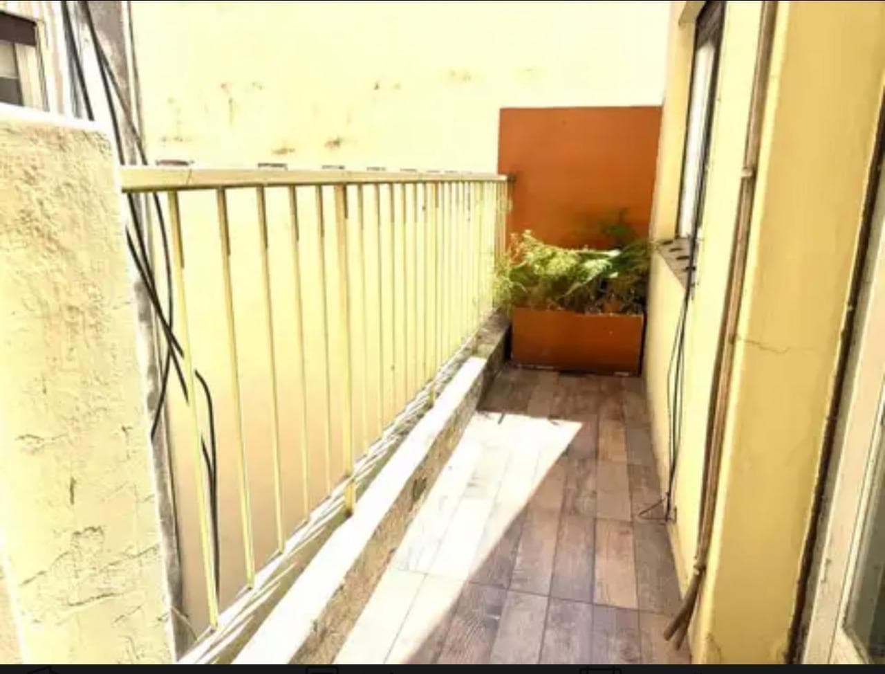 3-room apartment for sale in Palermo with garage and storage unit. Renovated. Suitable for professionals.