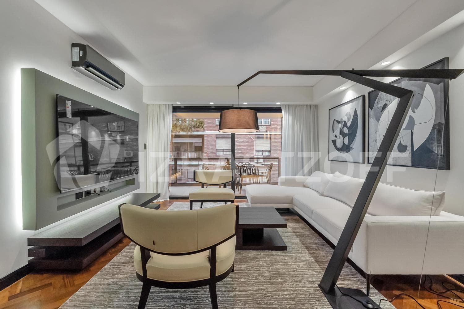 Apartment for sale in Recoleta. Two suites and a balcony. Renovated