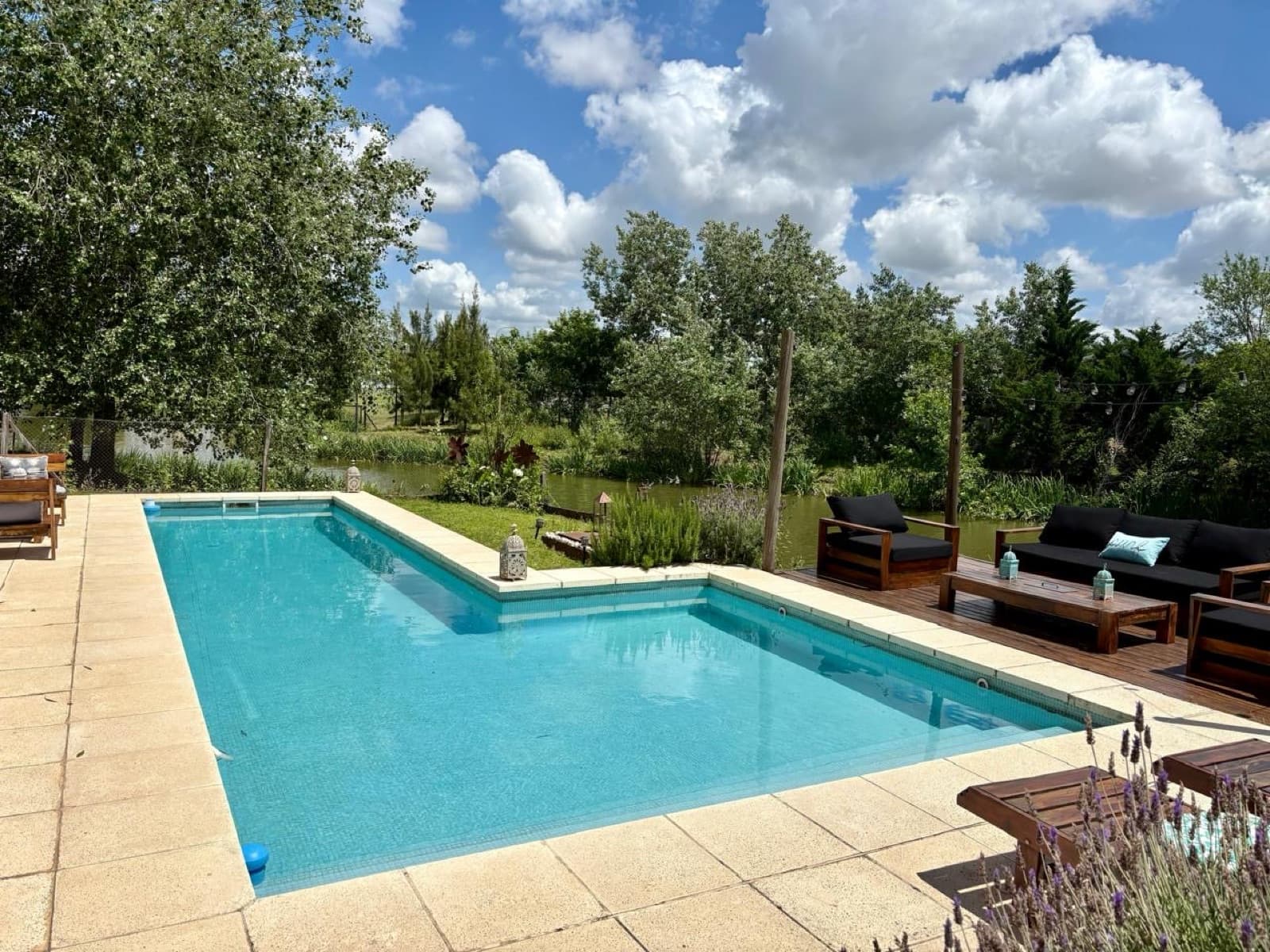 Furnished house for rent in Glorietas Nordelta with 5 bedrooms