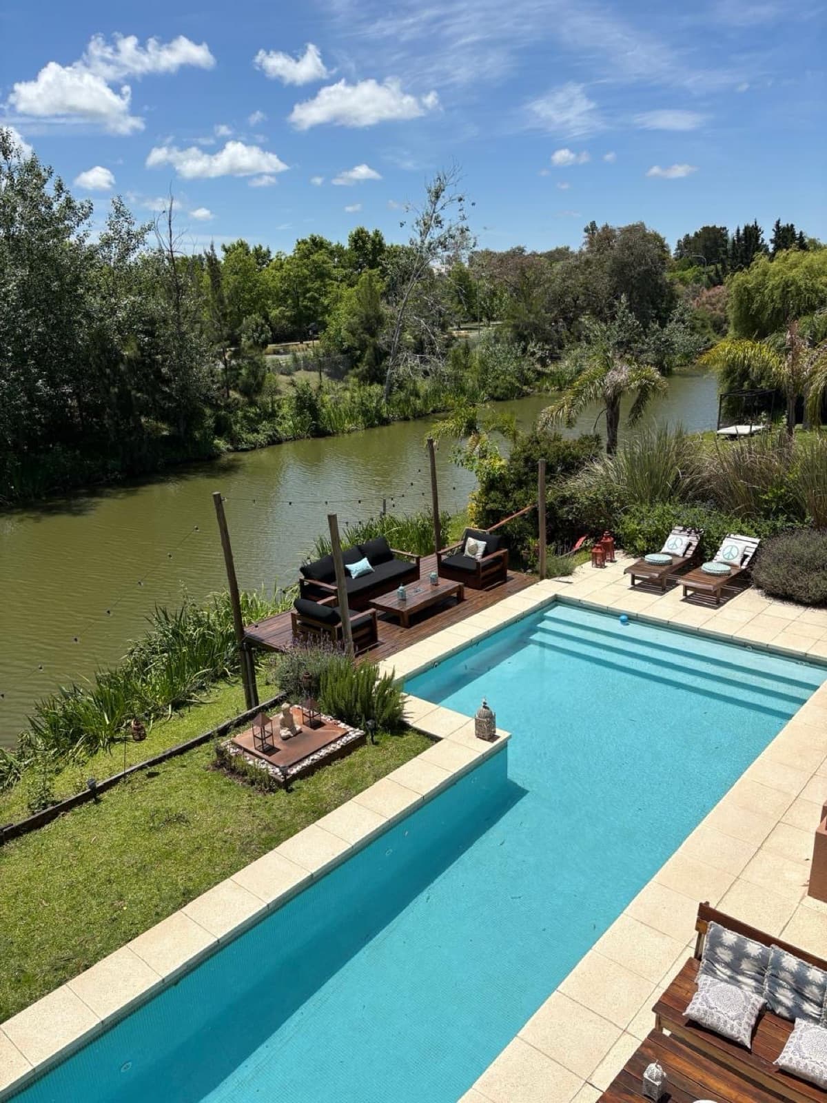 Furnished house for rent in Glorietas Nordelta with 5 bedrooms