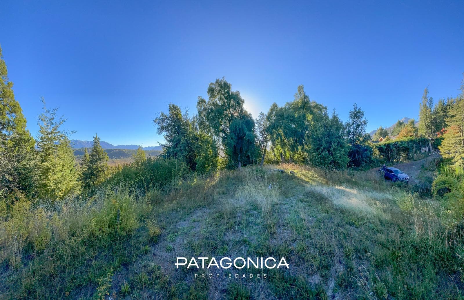 FOR SALE: 1,564 m² Lot with a Townhouse (160 m²) Offering Stunning Views of the Mountains and a Partial View of the Lake
