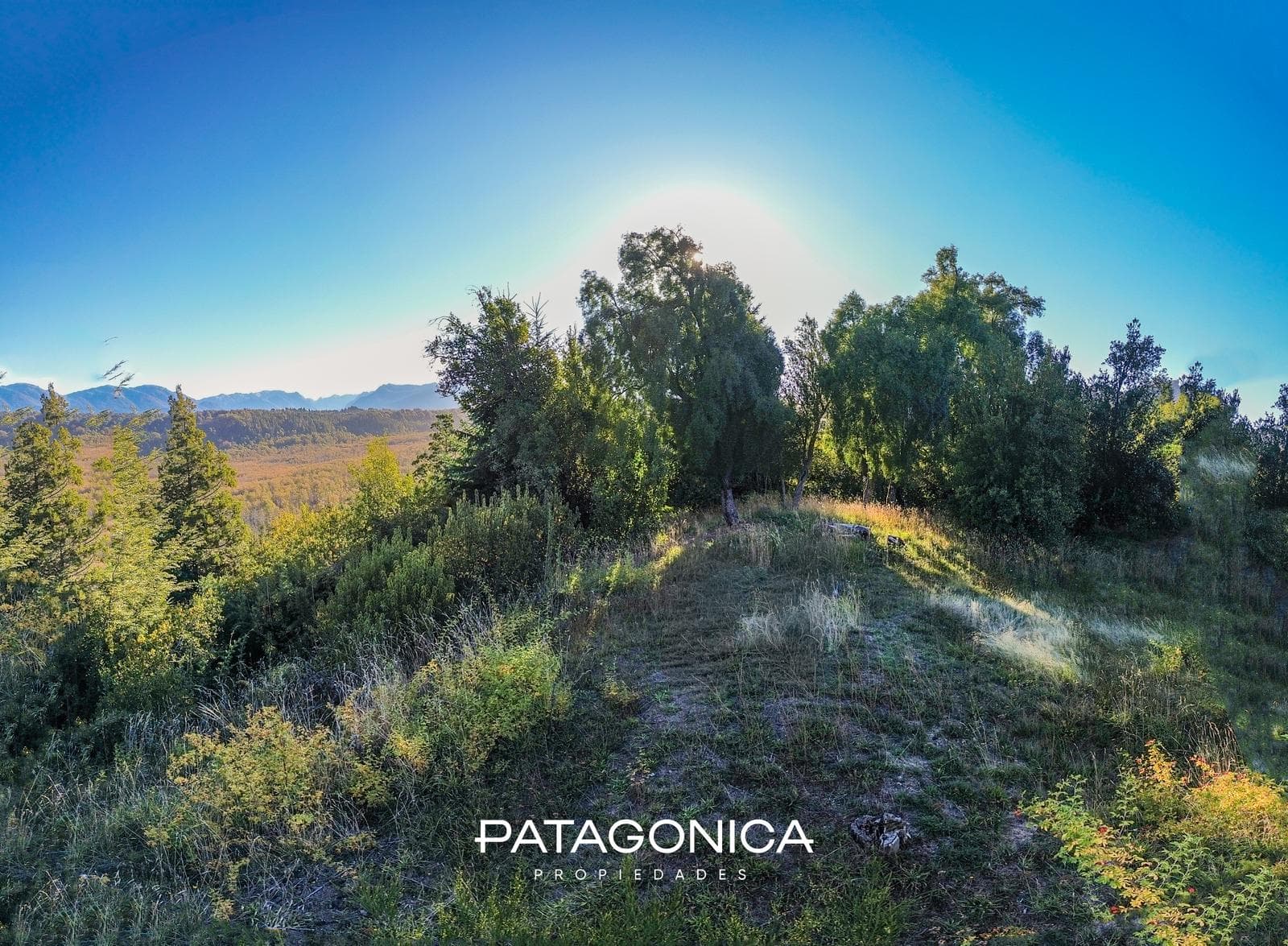 FOR SALE: 1,564 m² Lot with a Townhouse (160 m²) Offering Stunning Views of the Mountains and a Partial View of the Lake