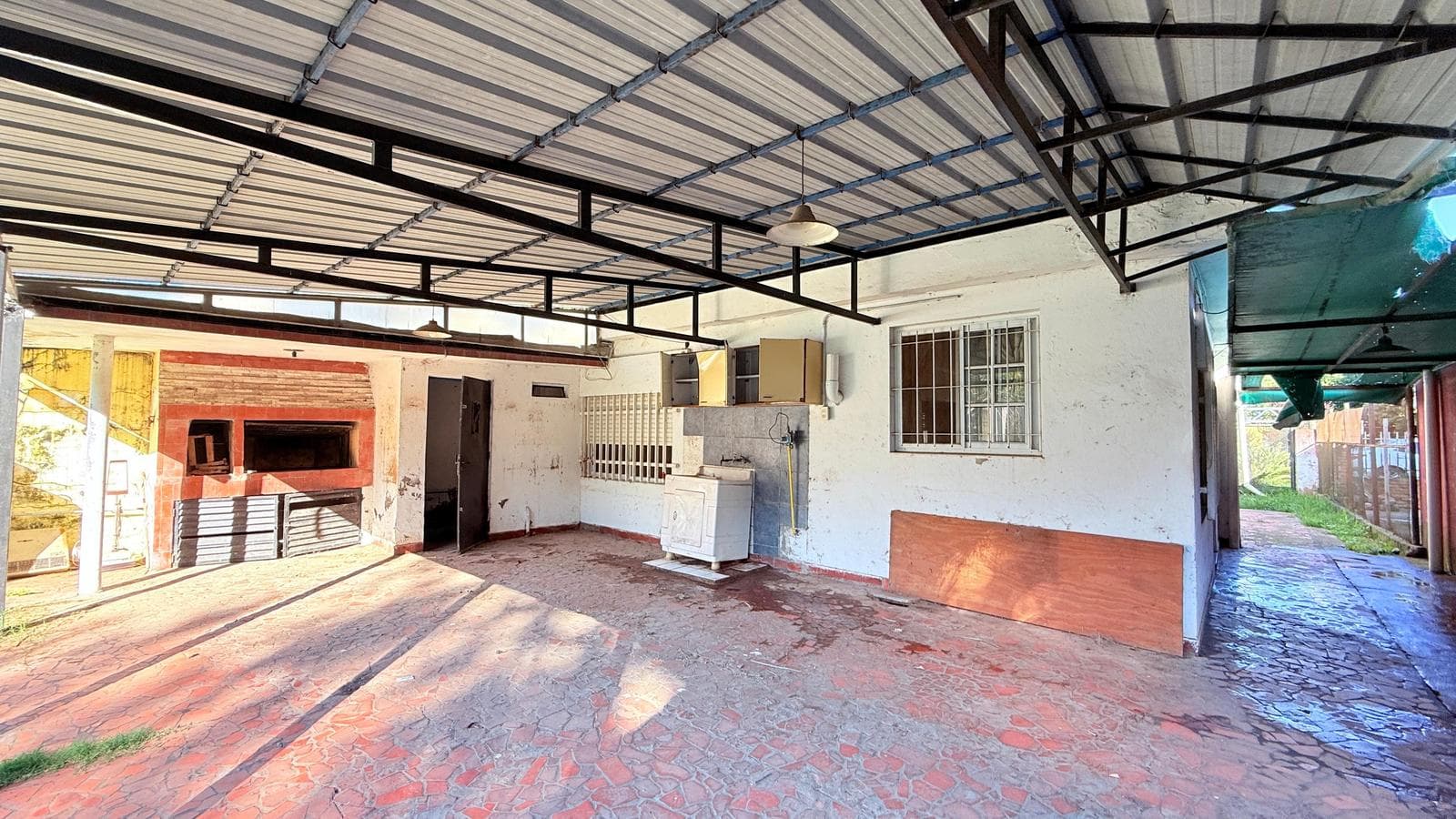 For Sale: Two-Bedroom House with Triple Garage, Barbecue Area, and Garden. Villa Amelia