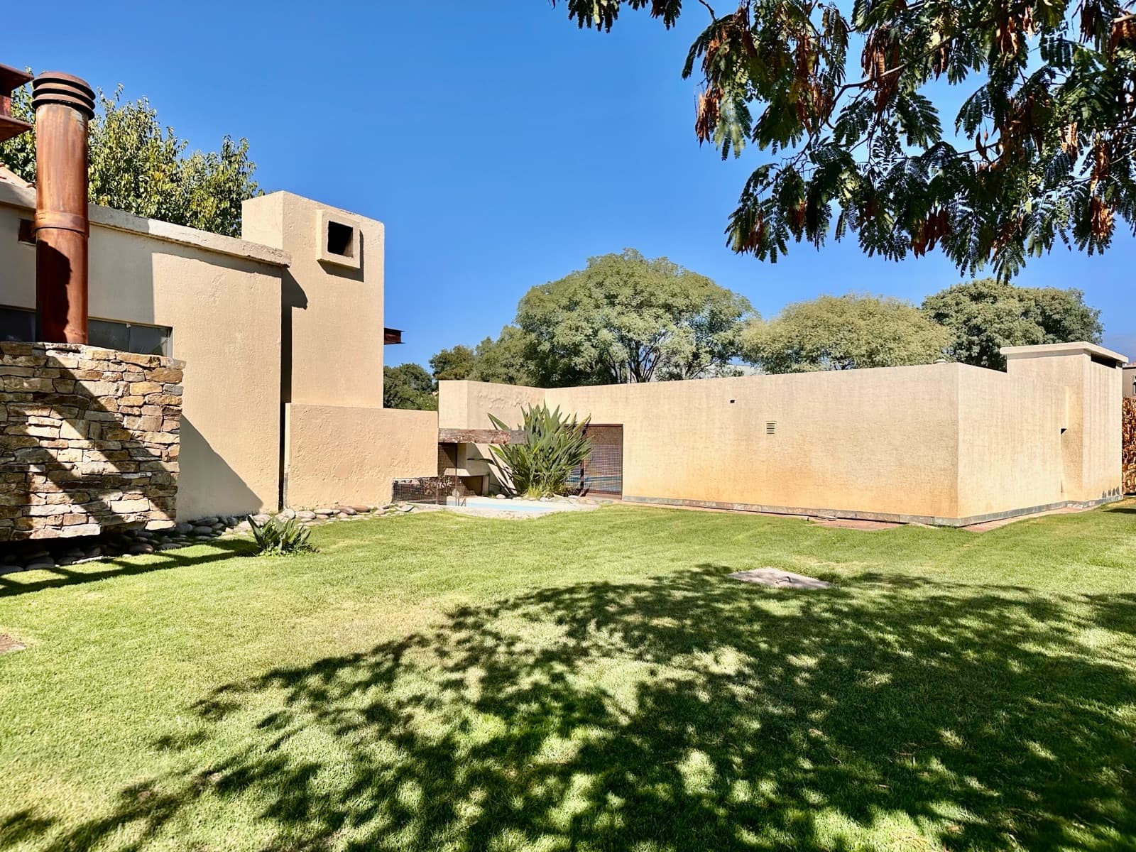 House in Chacras De Coria