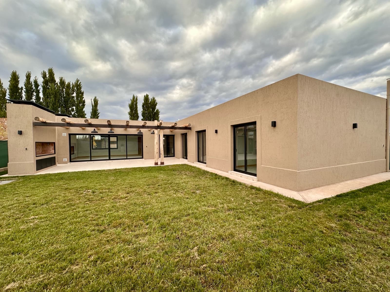 House in Chacras De Coria