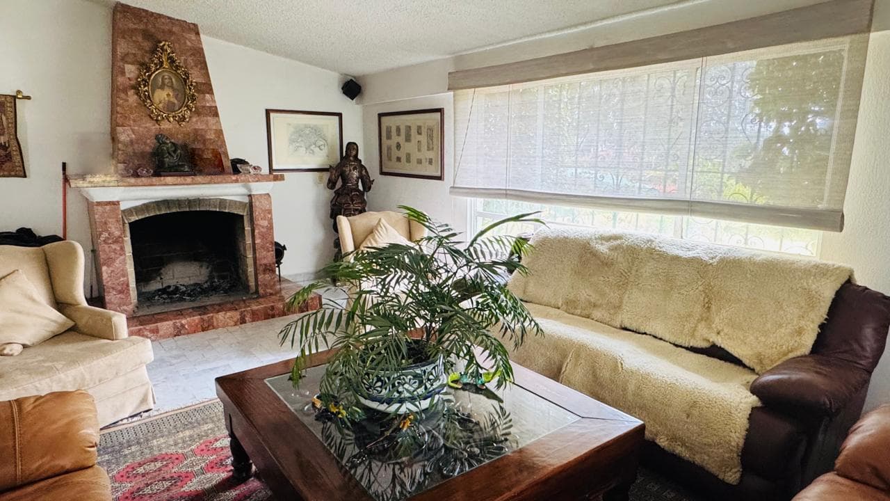 House for Sale in Real Montecasino - V397