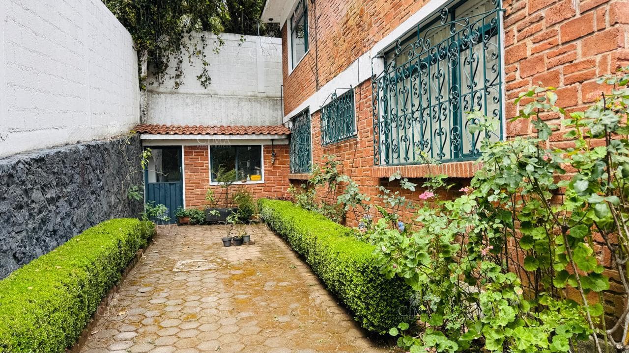 House for Sale in Real Montecasino - V397