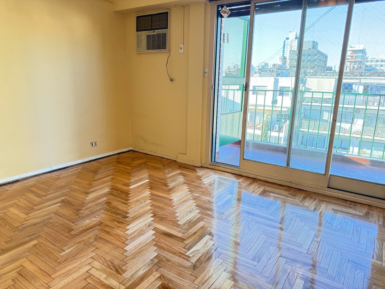 OPPORTUNITY!!! 3-room apartment in Belgrano with its own terrace!!