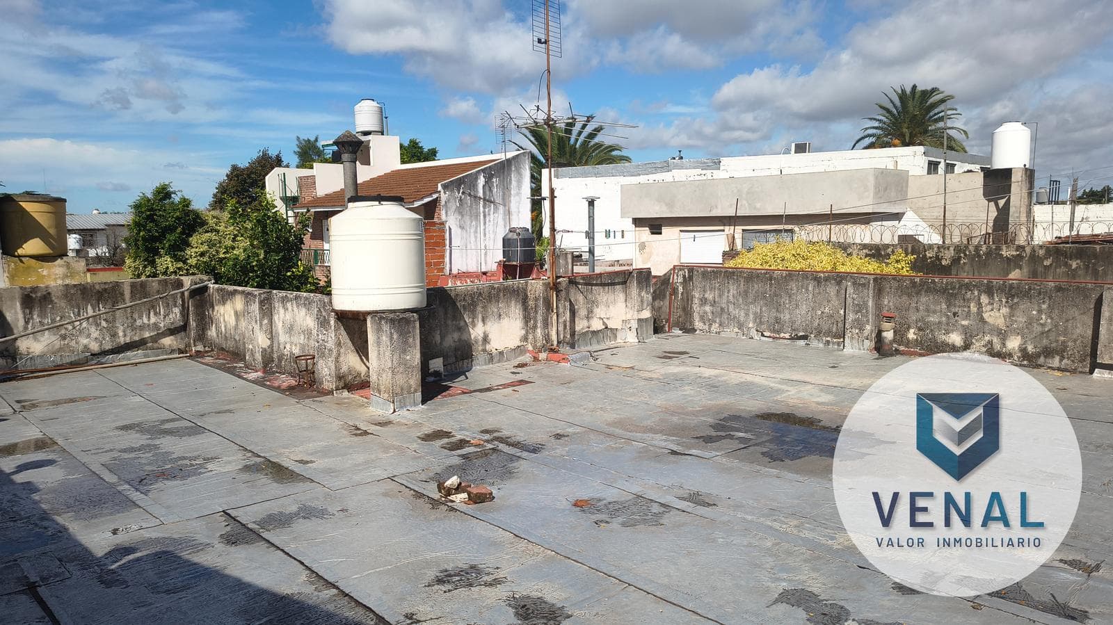 For Sale: House-style townhouse in José León Suárez—3 rooms, 2 bedrooms, gas, all on the ground floor, terrace, patio, storage room