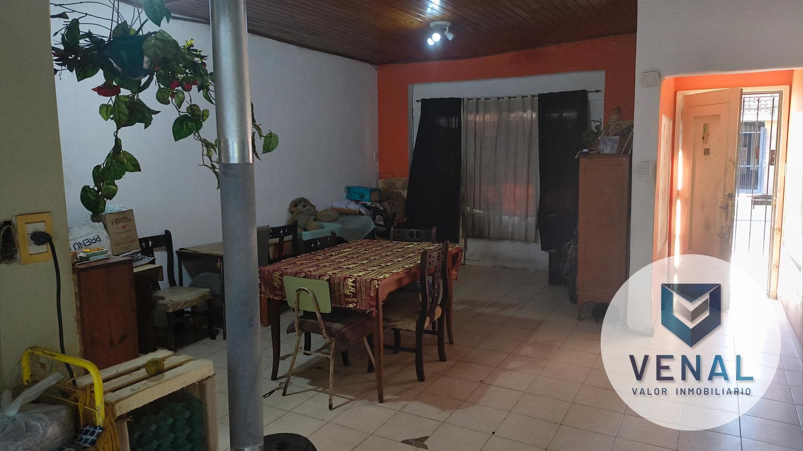 For Sale: House-style townhouse in José León Suárez—3 rooms, 2 bedrooms, gas, all on the ground floor, terrace, patio, storage room