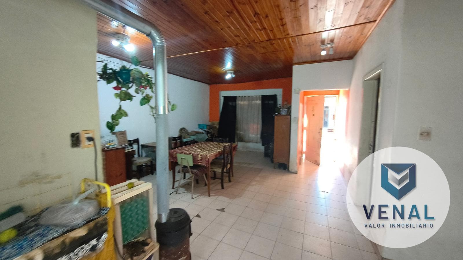For Sale: House-style townhouse in José León Suárez—3 rooms, 2 bedrooms, gas, all on the ground floor, terrace, patio, storage room