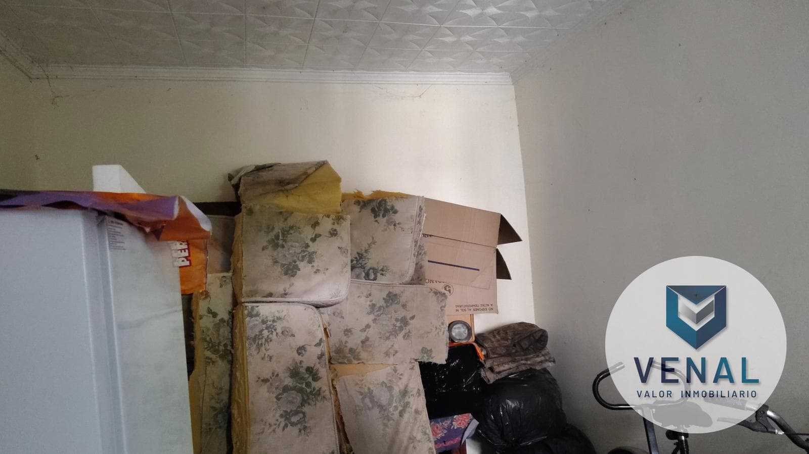 For Sale: House-style townhouse in José León Suárez—3 rooms, 2 bedrooms, gas, all on the ground floor, terrace, patio, storage room