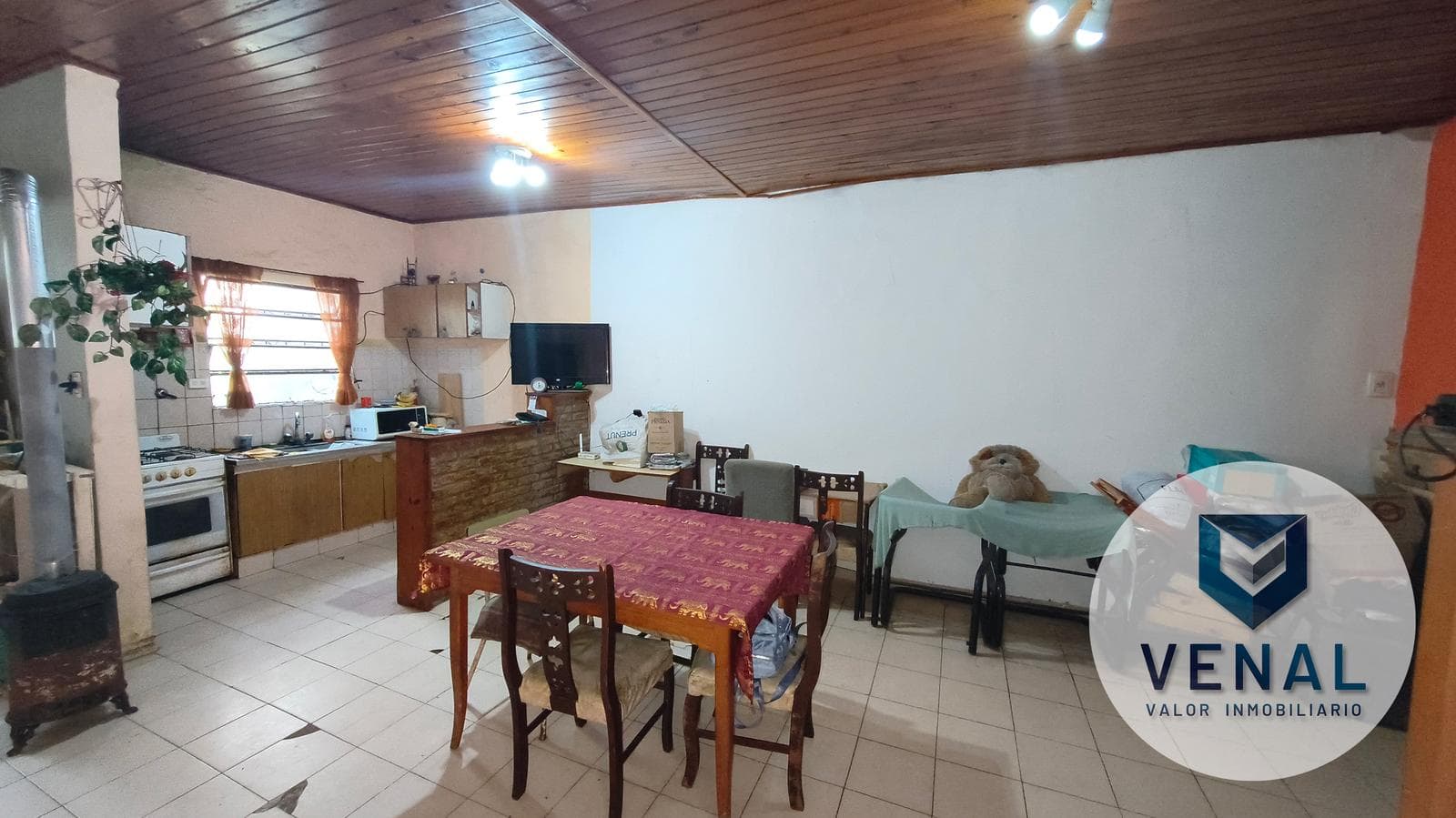 For Sale: House-style townhouse in José León Suárez—3 rooms, 2 bedrooms, gas, all on the ground floor, terrace, patio, storage room