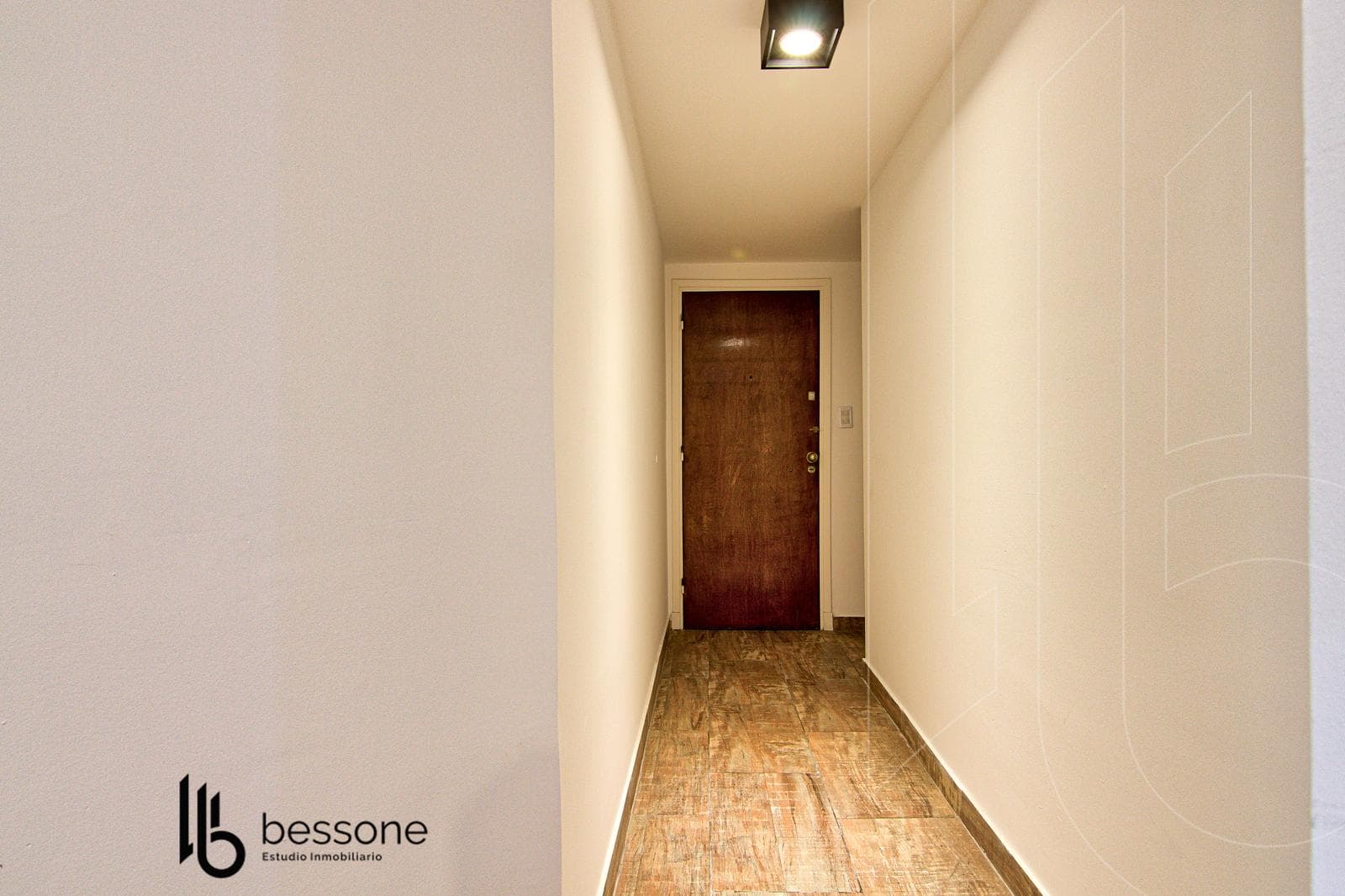 Three-Room Apartment in Chauvin Reciclado