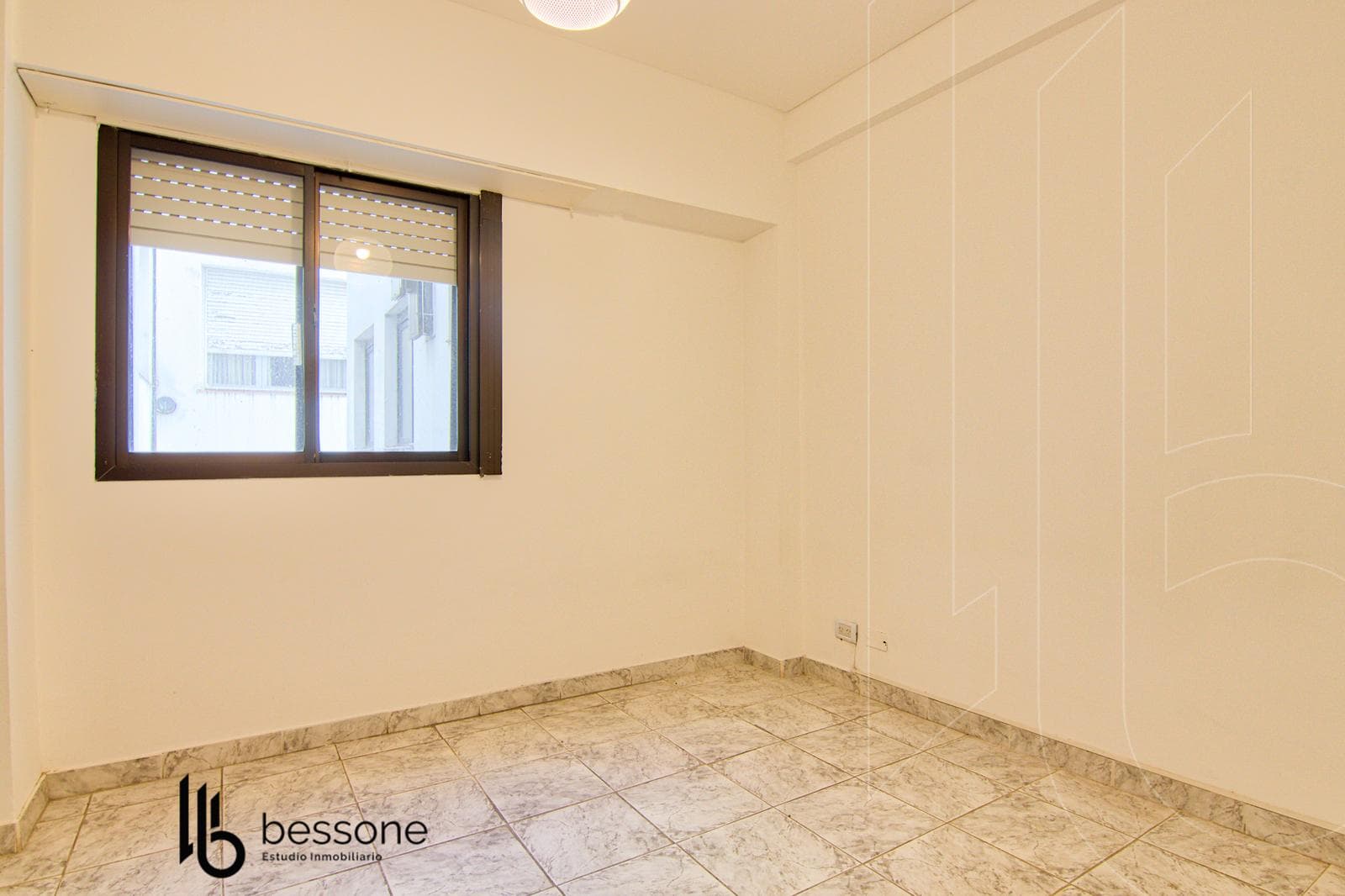 Three-Room Apartment in Chauvin Reciclado