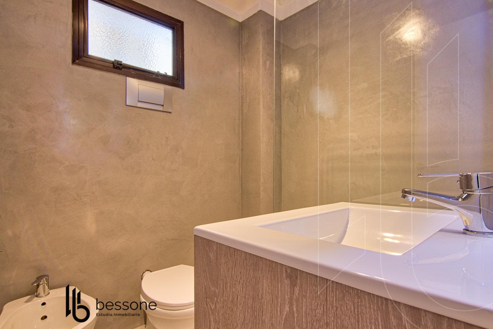 Three-Room Apartment in Chauvin Reciclado