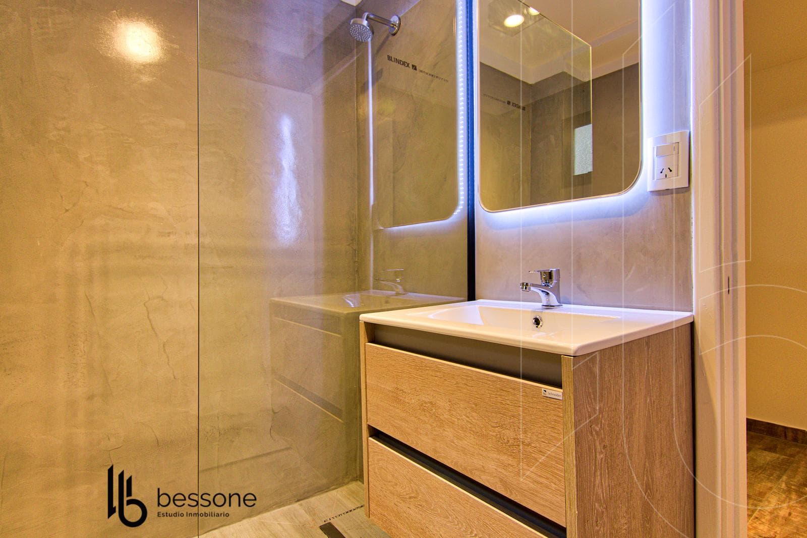 Three-Room Apartment in Chauvin Reciclado