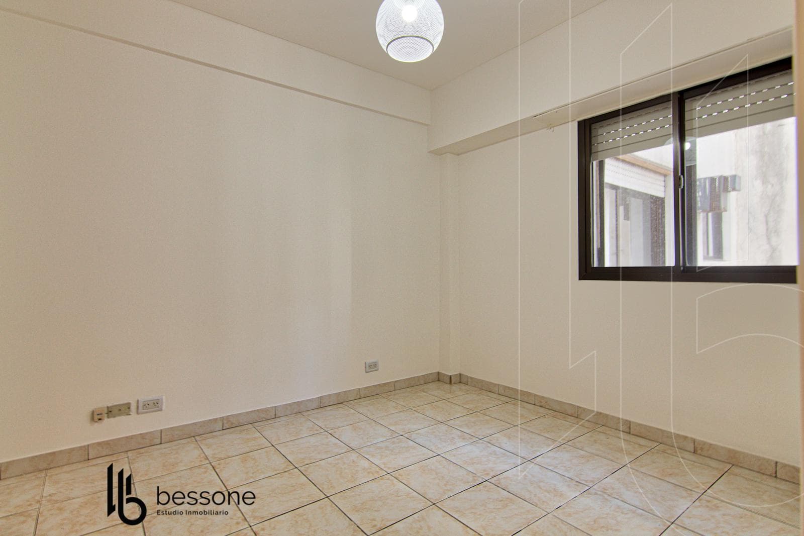 Three-Room Apartment in Chauvin Reciclado