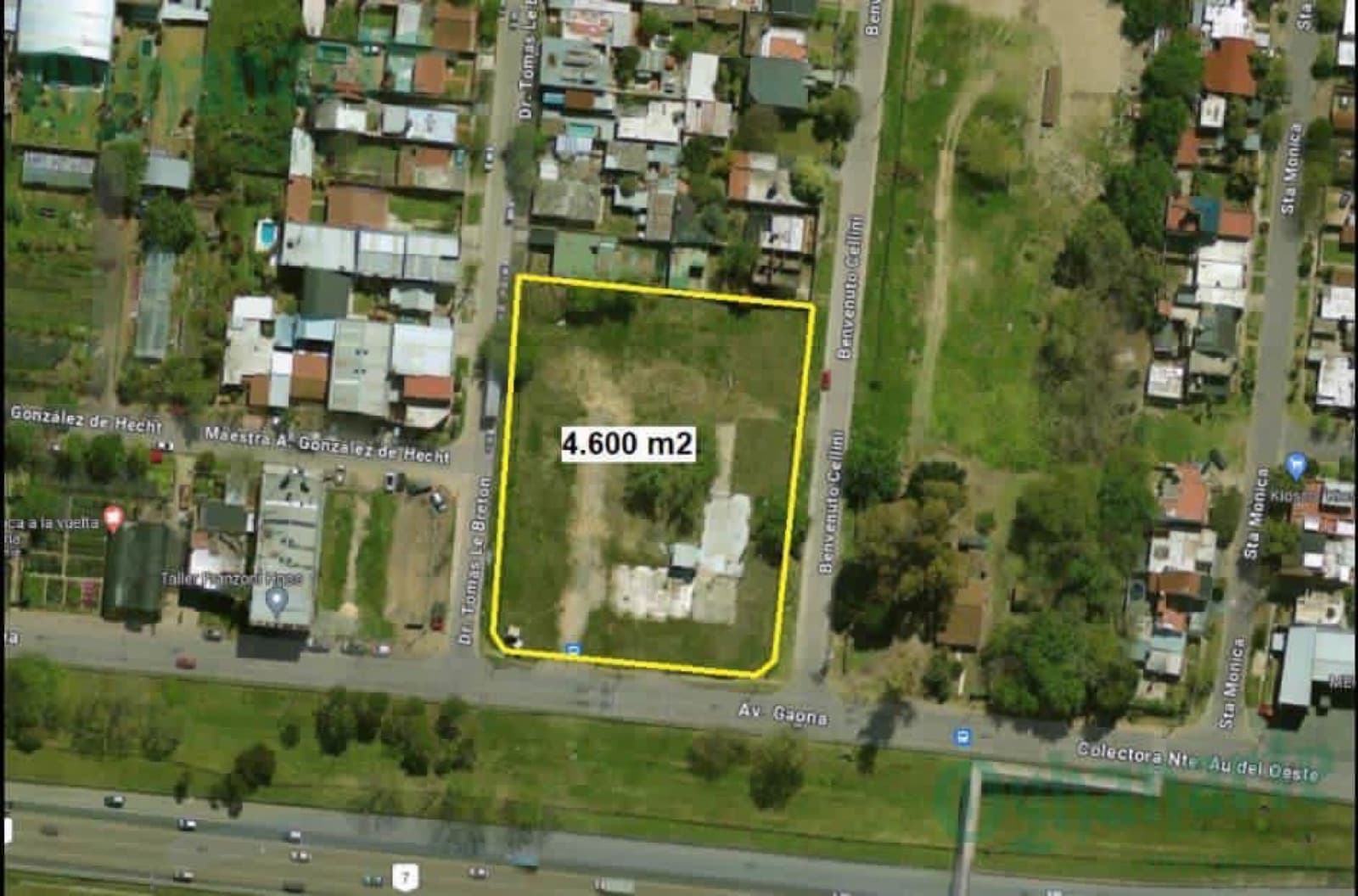 Commercial lot with a 50-meter frontage on Acceso Oeste