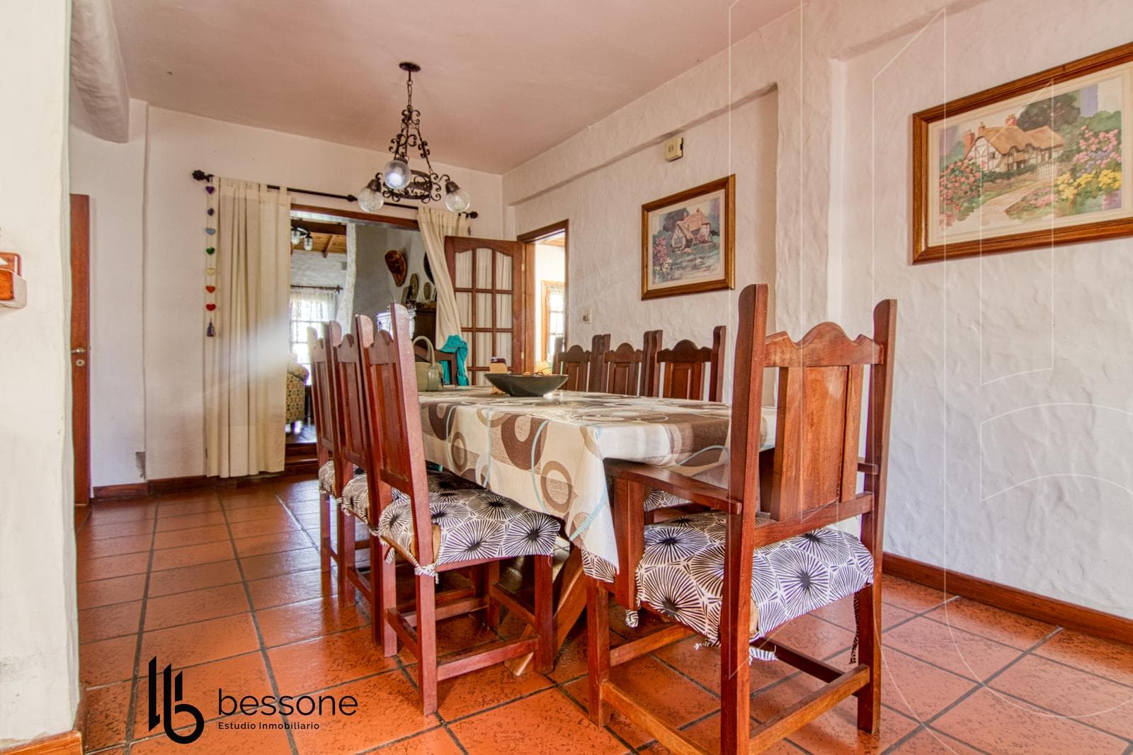 House in Villa Primera