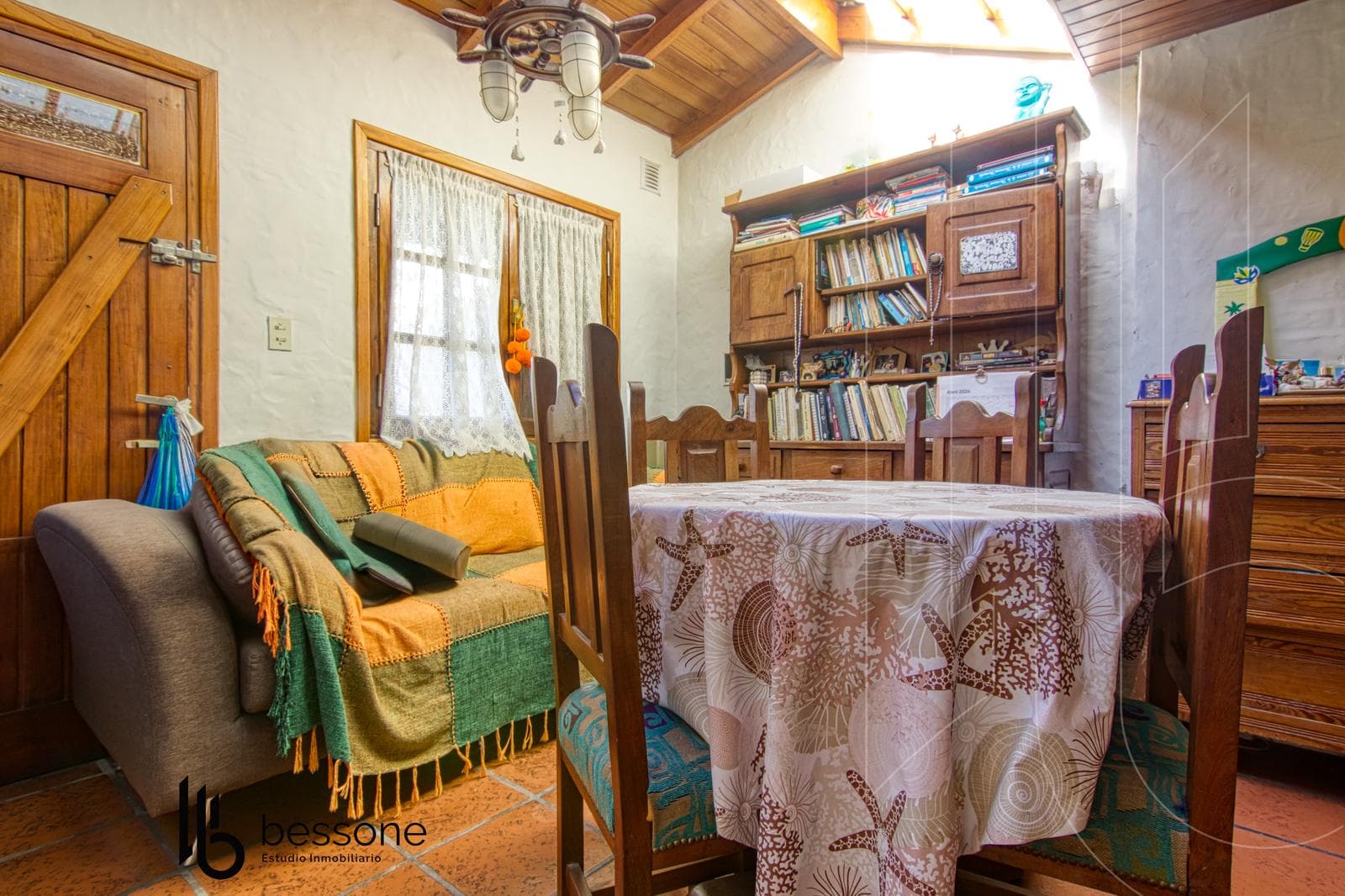 House in Villa Primera