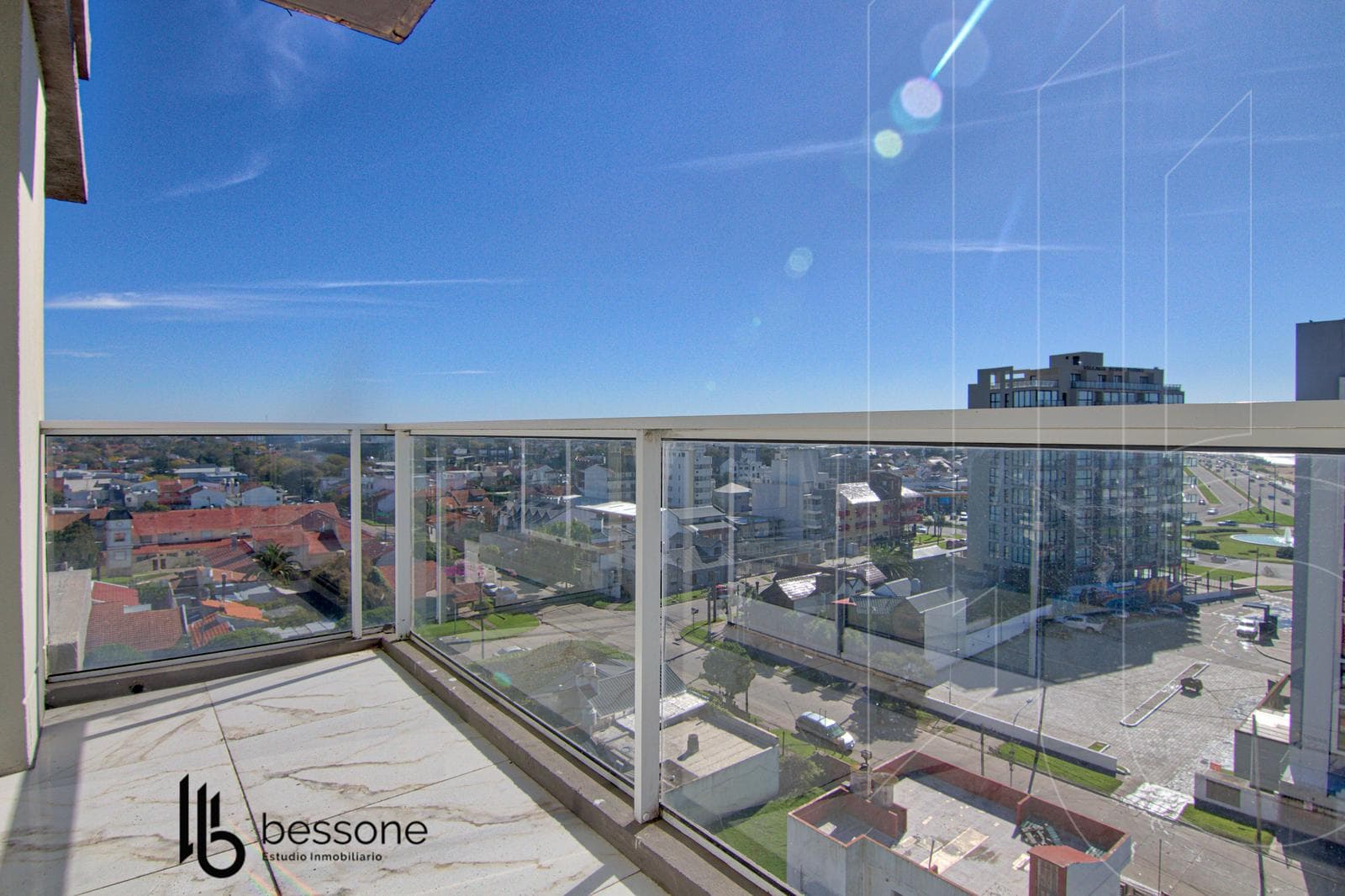 Brand-New 2-Room Apartment with Amenities and Ocean View in Parque Luro