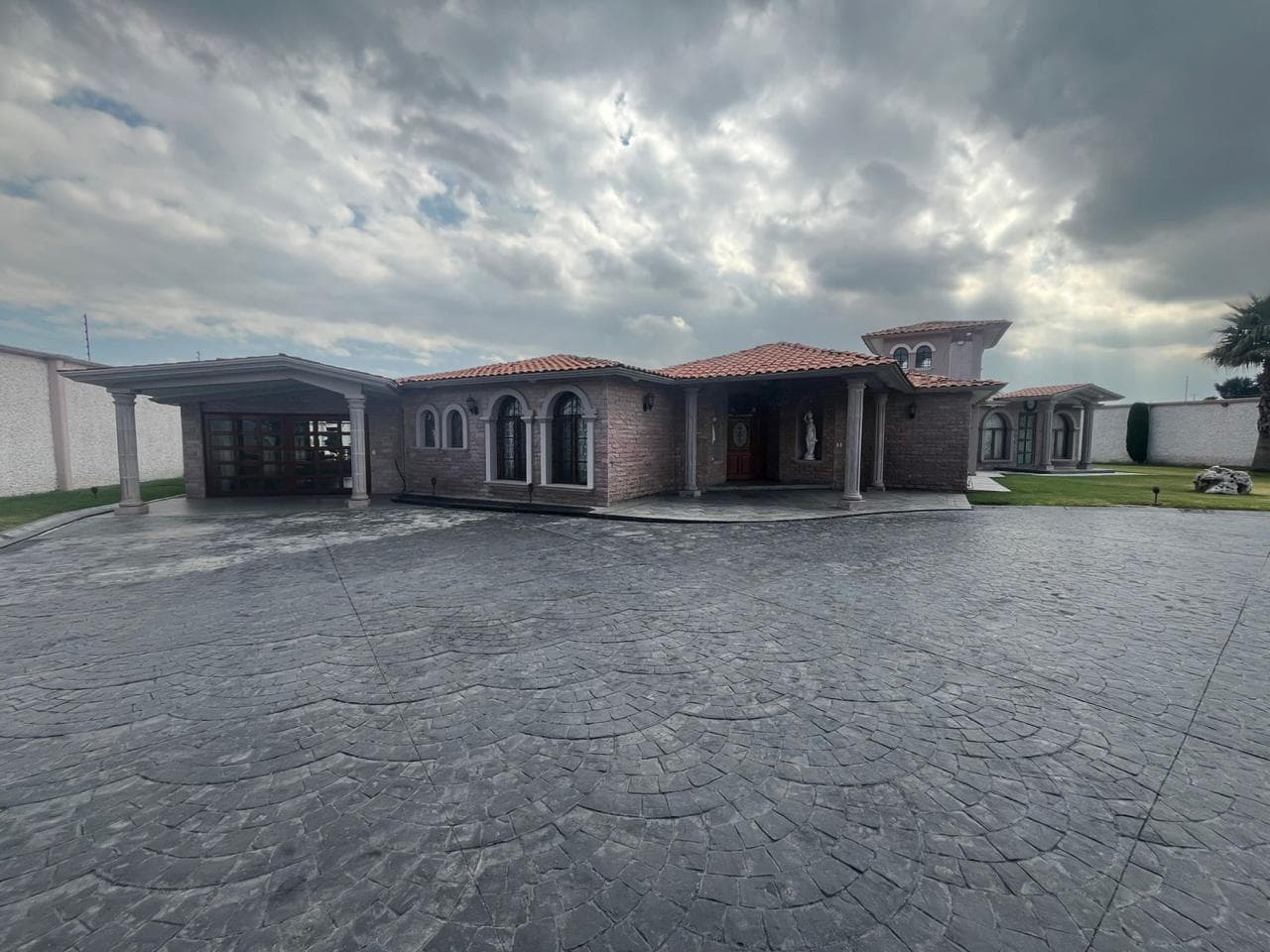 Casa en VENTA en Toluca - CACALOMACAN - RESIDENCIA