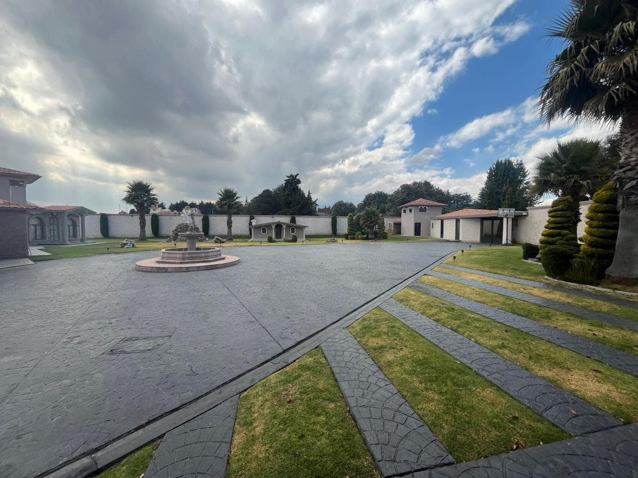 Casa en VENTA en Toluca - CACALOMACAN - RESIDENCIA