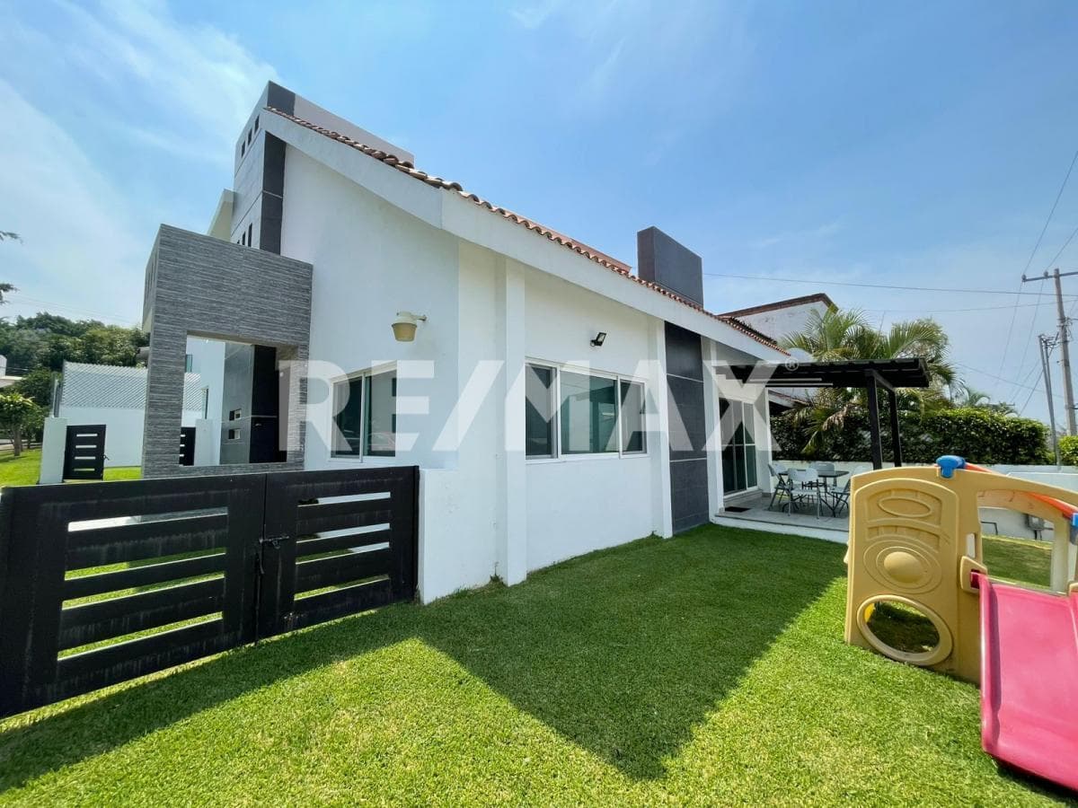 House for Sale in Morelos, Lomas de Cocoyoc