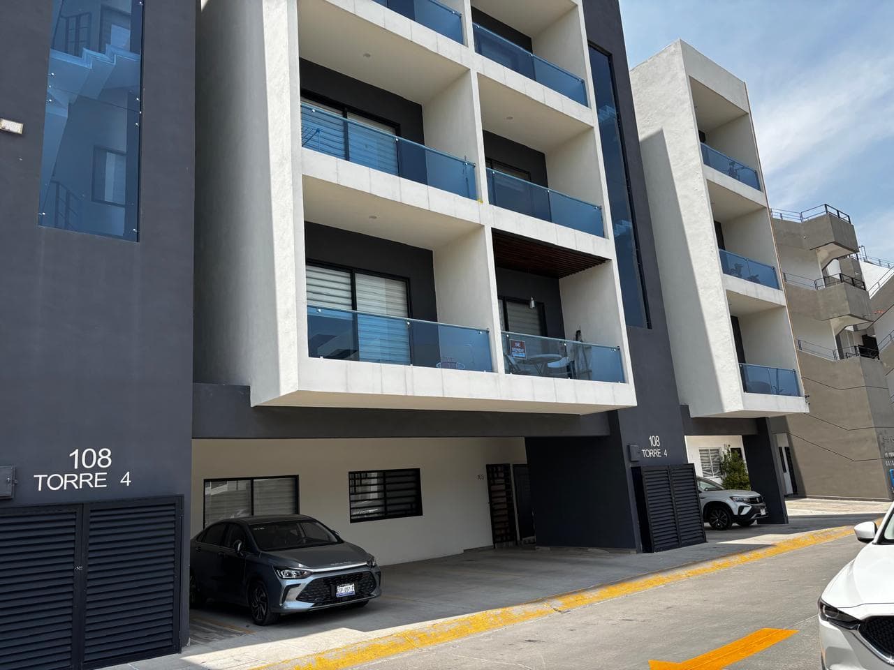 Departamento con 2 Recámaras y 2 baños, Amenidades con 2 albercas
